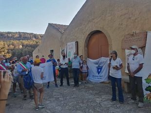 uniti-in-un-solo-grido-basta-roghi-corteo-nellarea-demaniale-san-matteo