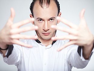 a-pantelleria-il-grande-pianista-armeno-ashot-khachaturian-in-concerto-per-la-ricerca-sulla-fibrosi-cistica