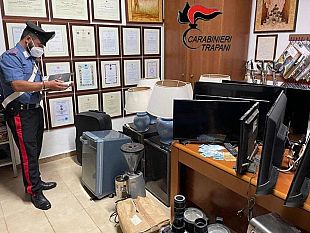 trapani/pantelleria-coppia-scoperta-con-beni-rubati-e-banconote-false-denunciati