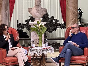 la-contesa-su-picasso-di-rachele-ferrario-incanta-trapani-alla-biblioteca-fardelliana