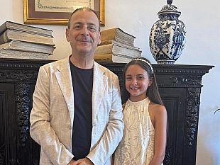 mazara-festeggia-la-piccola-silvia-clesi-a-soli-10-anni-ammessa-allaccademia-del-teatro-alla-scala
