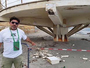 mazara-cadono-calcinacci-dal-belvedere-della-rotonda-intervento-dei-vigili-del-fuoco