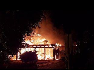 in-fiamme-la-pagoda-di-calatafimi-segesta-autocombustione-o-incendio-doloso