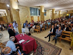 il-vescovo-giurdanella-al-fianco-dei-vitivinicoltori-firma-piattaforma-di-proposte-per-il-rilancio-del-settore