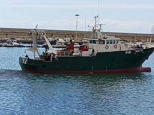 mazara-peschereccio-incagliato-nel-porto-canale-ennesimo-caso-estenuante-attesa-per-il-dragaggio