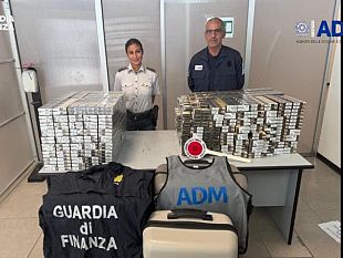 avevano-con-se-64-kg-di-sigarette-di-contrabbando-arrestati-due-passeggeri-allaeroporto