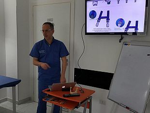 video-a-mazara-del-vallo-live-surgery-levento-dedicato-allimplantologia-a-cura-del-dott-alessandro-giacalone