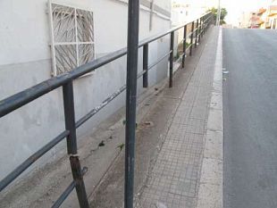 marsala-citta-delle-mille-buche-della-segnaletica-orizzontale-scolorita-e-dei-semafori-che-non-funzionano