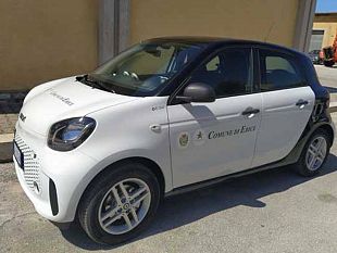 il-comune-di-erice-sempre-piu-green-arrivate-due-nuove-auto-elettriche