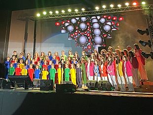 erice-successo-per-il-concerto-che-tormentone-del-coro-trentapiedi