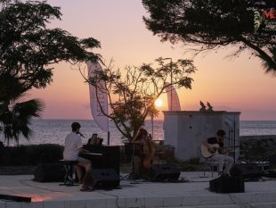 a-scurata-a-villa-genna-musica-teatro-e-tramonti-unici