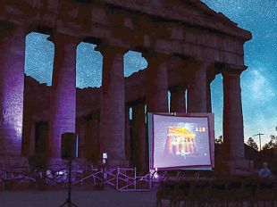 domenica-al-teatro-antico-di-segesta-la-prima-alba-della-stagione