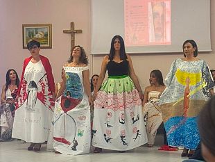 scarpette-rosse-a-buseto-palizzolo-contro-la-violenza-sulle-donne