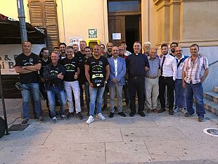 il-club-moto-pieghe-trapani-bikers-dona-un-defibrillatore-al-comune-di-paceco