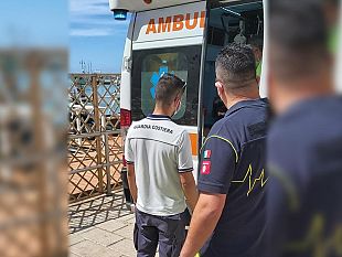 guardia-costiera-salvati-due-bagnanti-in-difficolta-in-localita-canalotto-ad-alcamo-marina