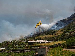riunione-in-prefettura-sulla-prevenzione-incendi-in-arrivo-a-pantelleria-il-gruppo-boschivo-dei-vigili-del-fuoco