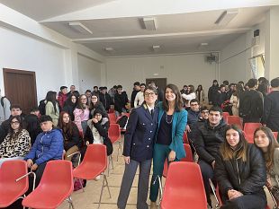 mazara-gli-studenti-dell-iis-r-daltavilla-incontrano-gli-agenti-della-polizia-per-parlare-di-bullismo-e-violenza