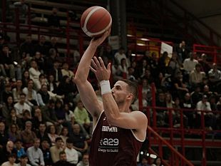 basket-lba-trapani-sbanca-anche-napoli-con-il-punteggio-di-90-97