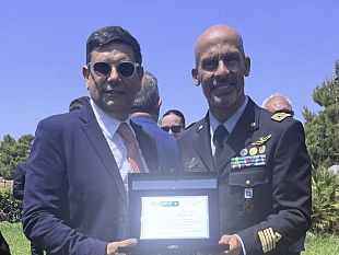 airgest-premia-il-comandante-mastroberti-e-accoglie-il-nuovo-colonnello-ambrosio