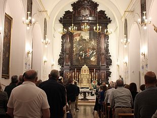 mazara-parrocchia-cristo-re-ricollocato-sullaltare-dopo-il-restauro-lo-spasimo-di-sicilia