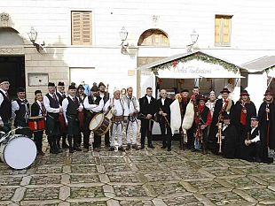 erice-al-via-zampogne-dal-mondo-tuffo-nel-folklore-e-nelle-tradizioni-d-altri-tempi