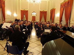 nei-saloni-della-prefettura-concerto-dedicato-nino-via