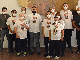 mazara-i-campioni-ditalia-di-tennis-tavolo-paralimpico-in-visita-al-comune