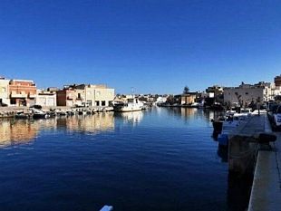 mazara-ignoti-rubano-da-un-magazzino-ittico-gran-quantita-di-oro-rosso-tristezza-per-una-marineria-gia-in-crisi