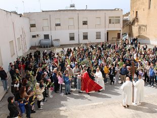 mazara-la-parrocchia-sacro-cuore-in-santa-maria-di-gesu-celebra-linizio-della-settimana-santa