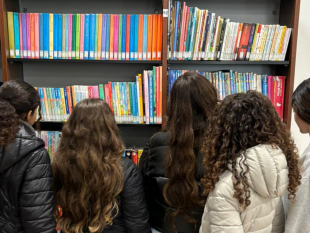 mazara-gli-studenti-del-liceo-adria-ballatore-in-visita-alla-biblioteca-comunale