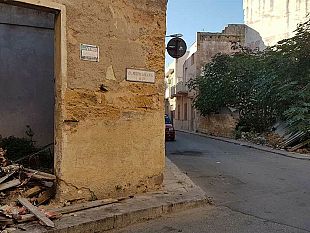 video-mazara-pratiche-incivili-in-via-la-licata-immobili-come-discariche