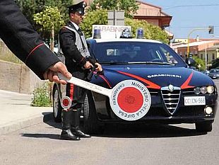 ruba-la-borsa-ad-una-donna-inseguito-e-arrestato-dai-carabinieri-in-centro-citta