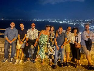 la-vb-del-liceo-scientifico-g-ferro-di-alcamo-si-ritrova-20-anni-dopo-la-maturita