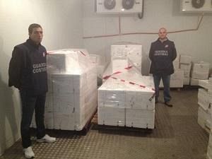 mazara-capitaneria-blitz-agli-autotrasportatori-sequestrata-una-tonnellata-e-mezza-di-prodotto-ittico