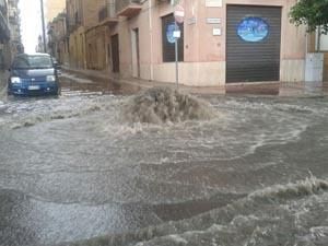 arrivano-le-piogge-e-torna-di-moda-il-ballo-del-tombino