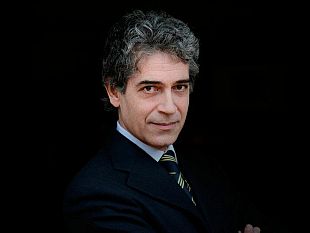 gianfranco-jannuzzo-porta-in-scena-il-suo-recital-fa-tappa-a-mazara-del-vallo-per-la-rassegna-canto-del-marrobbio