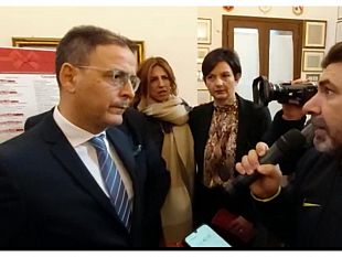 video-intervista-al-sindaco-quinci-su-costi-eventi-natalizi