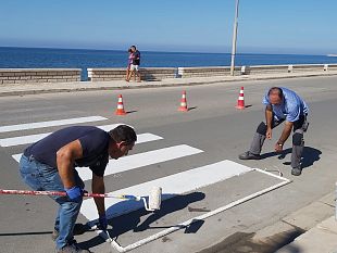 rifacimento-strisce-pedonali-sul-lungomare-san-vito-meglio-tardi-che-mai