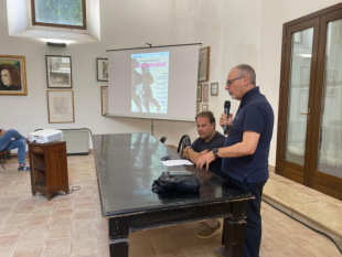 mazara-oggi-la-conferenza-stampa-nessuno-decide-dove-nascere-tieni-il-tuo-sogno-seduto-accanto-a-te