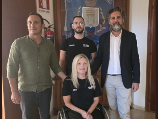 petrosino-il-sindaco-anastasi-accoglie-in-comune-gli-atleti-giusy-barraco-e-giovanni-paladino