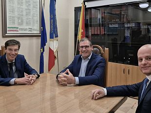 visita-istituzionale-del-questore-e-del-neo-dirigente-del-commissariato-di-castellammare