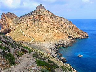 isola-di-marettimo-trek-e-yoga-lungo-i-sentieri-dellantica-itaca