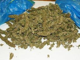 controlli-straordinari-carabinieri-2-persone-arrestate-per-stupefacenti-e-furto