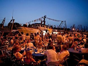 tutti-a-ballare-al-porto-nuovo-mazara-come-rimini