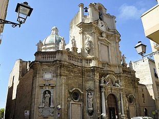 padre-rach-mai-nessuna-somma-e-stata-ne-sara-richiesta-per-lingresso-alla-chiesa-delle-anime-sante-del-purgatorio