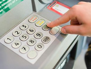 marsala-c-da-paolini-rubano-il-bancomat-con-lescavatore