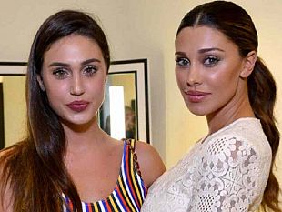 salemi/belen-e-cecilia-rodiguez-posano-nell-agrigentino-per-il-loro-brand