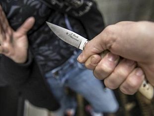 sferro-due-coltellate-ad-un-ambulante-condannato-mazarese-delinquenza-in-citta