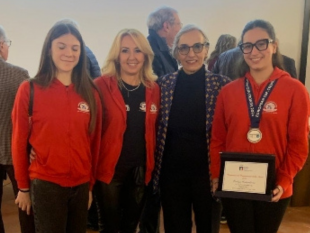 latleta-evelyn-calandrino-dellasd-le-farfalle-mazara-premiata-durante-la-cerimonia-dello-sport-2024