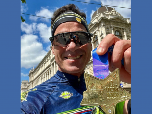 il-runner-pantesco-simone-parisi-alla-maratona-di-vienna